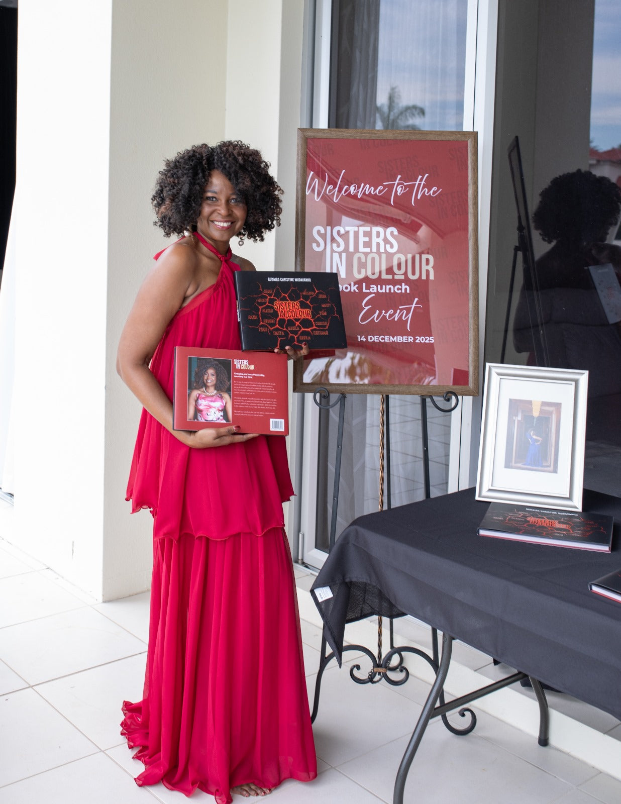 Sisters in Colour the Luxury Premium Coffee Table Book (Hardback)